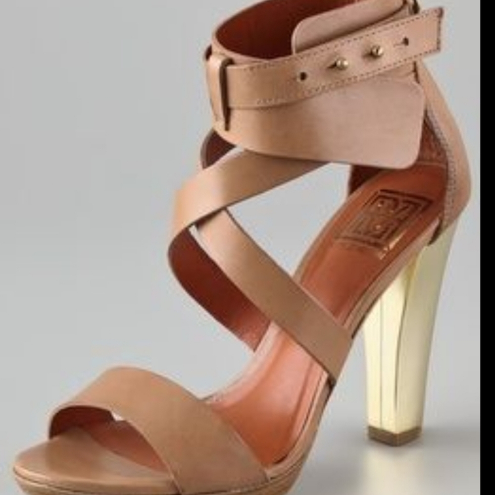 EUC Womens 9 1/2 Pour La Victoire Macaria Heels